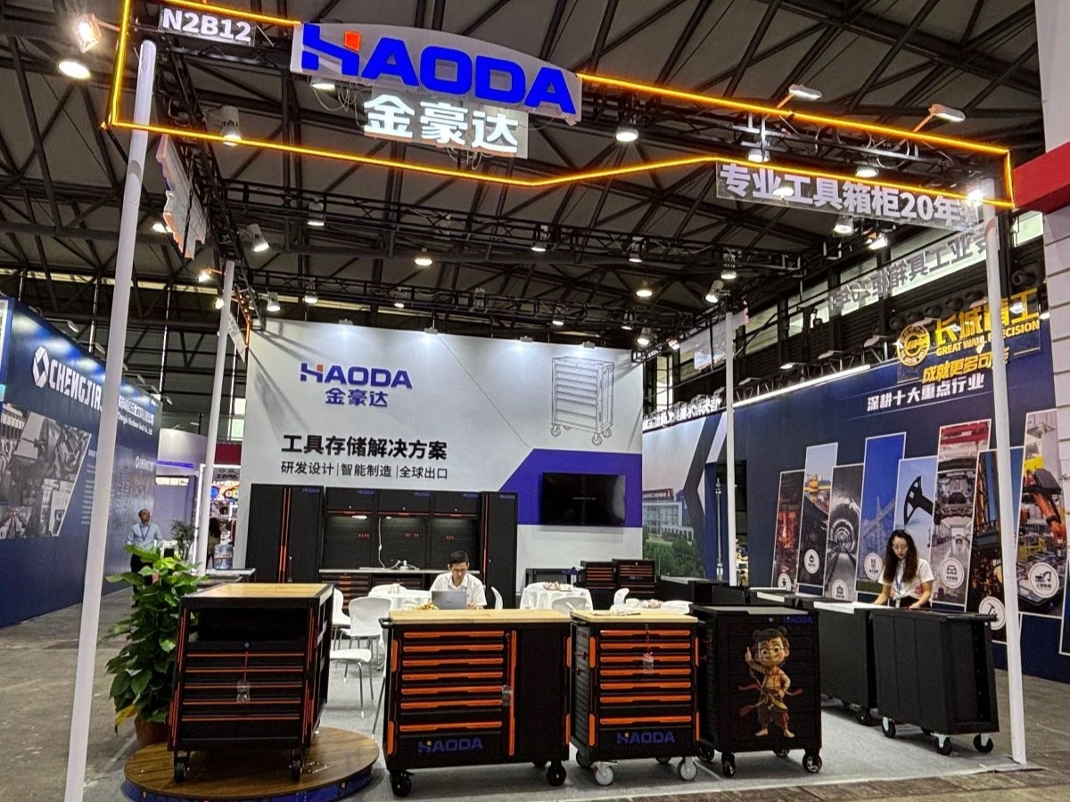 HAODA CIHS 2026 booth panorama showing modular workstations and heavy-duty tool carts at Hall N2 N2B12 HAODA CIHS 2026 booth panorama showing modular workstations and heavy-duty tool carts at Hall N2 N2B12